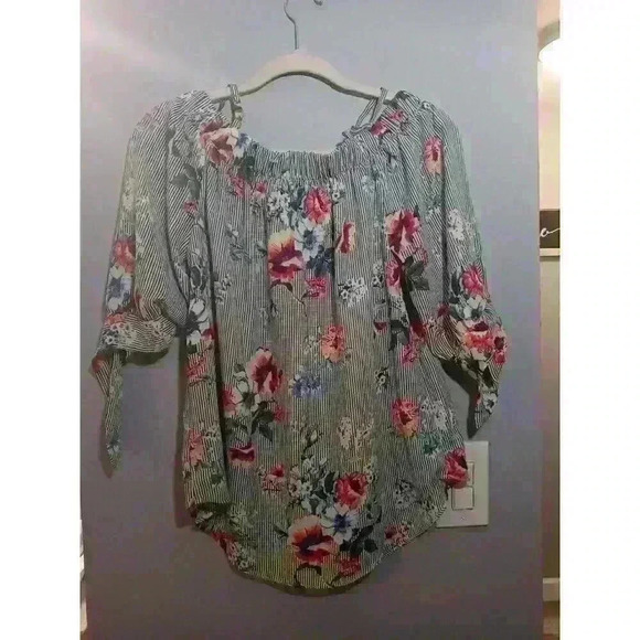 A Byer Sz Medium Top Flowy Striped Floral Print Blouse Tie Cuffs NWT - Picture 5 of 7